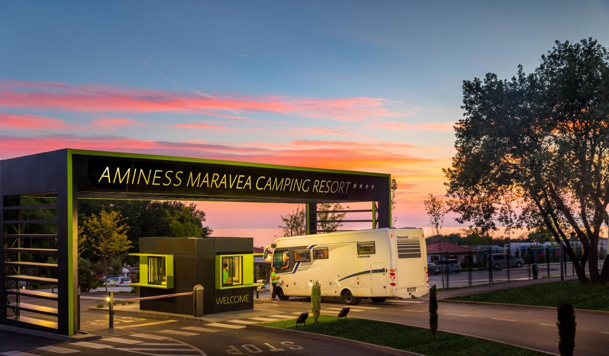 Aminess Planet Camping Maravea Resort - Pitches Новиград Экстерьер фото