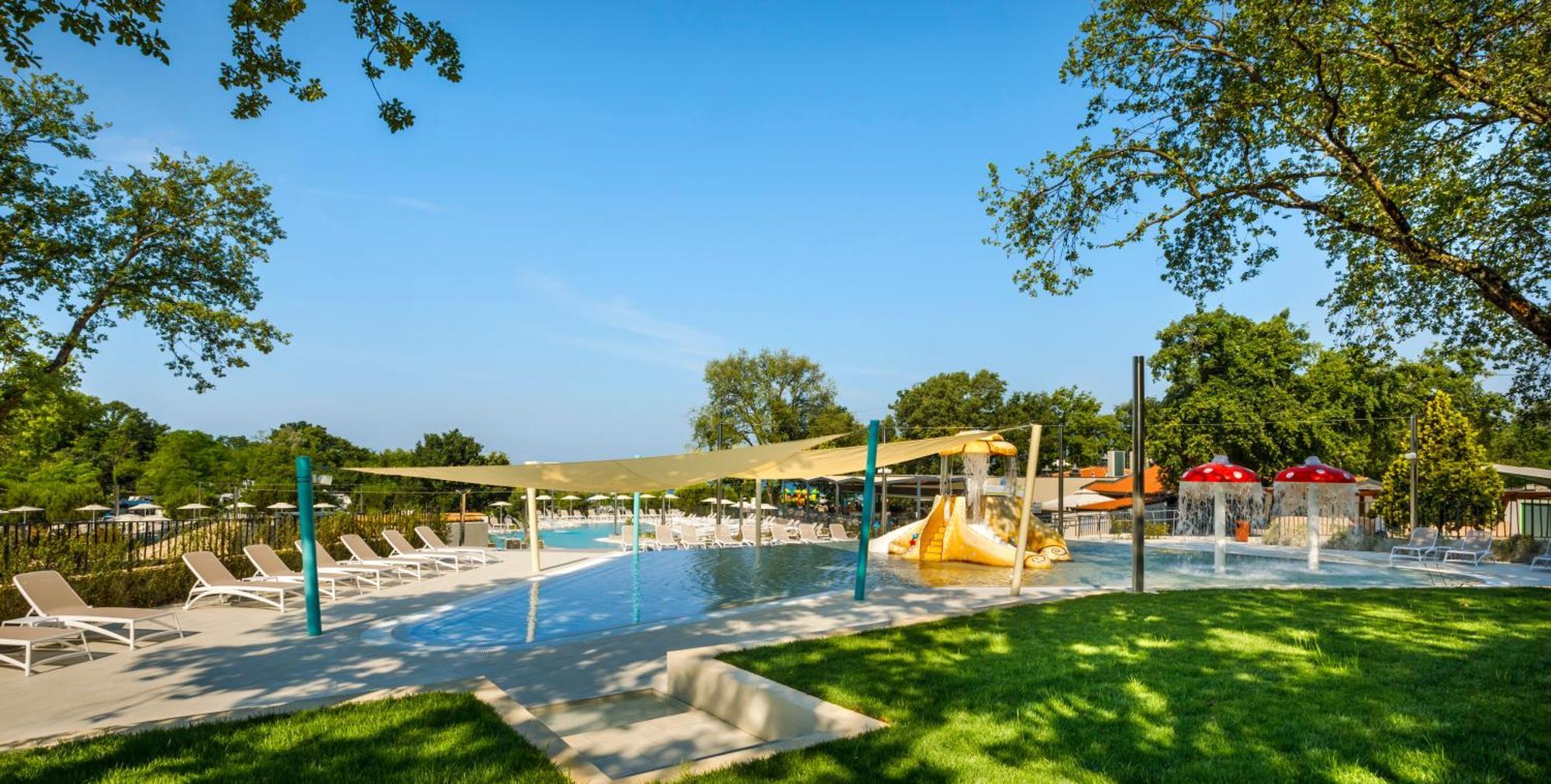 Aminess Planet Camping Maravea Resort - Pitches Новиград Экстерьер фото